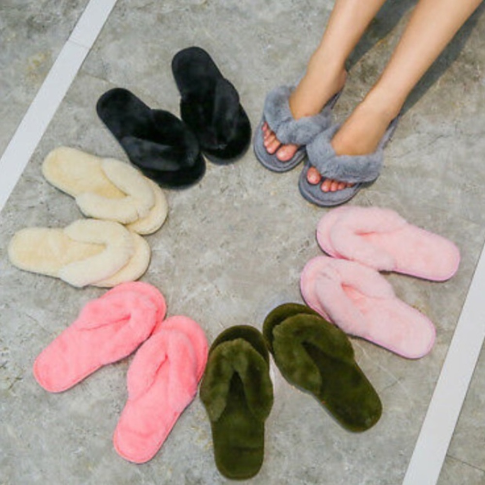 NEW!  Lamb sheepskin fur thong slippers in grey